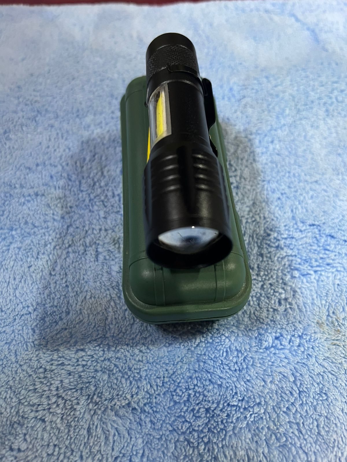 Linterna Mini Táctica LED Militar Recargable con Zoom USB