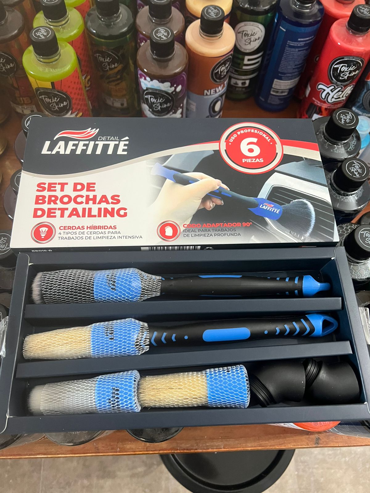 Set de Brochas Detailing con Cerdas Híbridas y dos codos Adaptador 90° – LAFFITTE