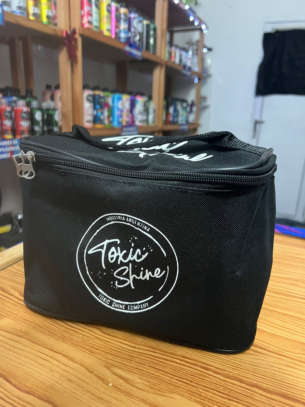 BOLSO DE MANO DE TOXIC SHINE