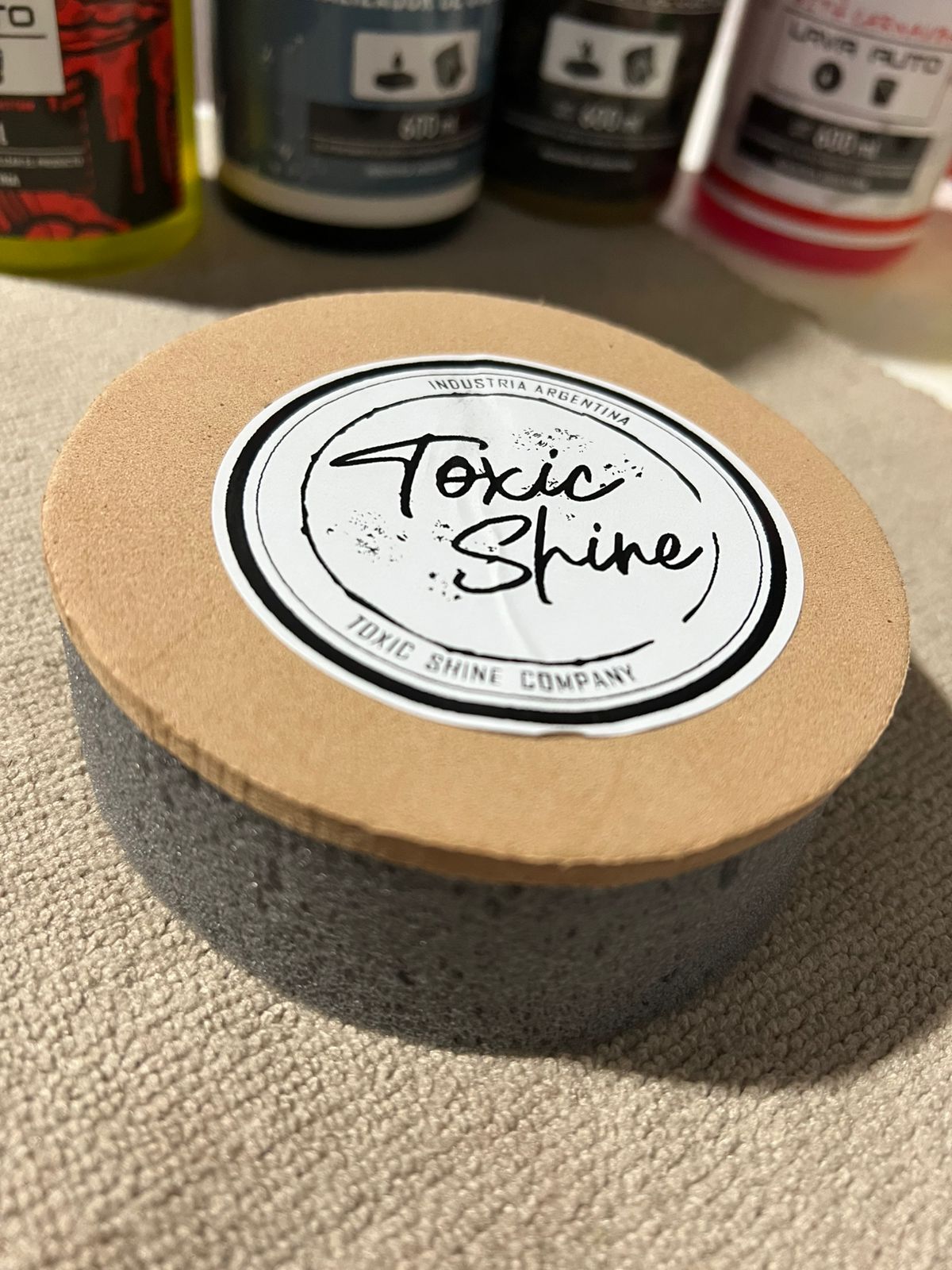 Aplicador de Cubiertas de Toxic Shine