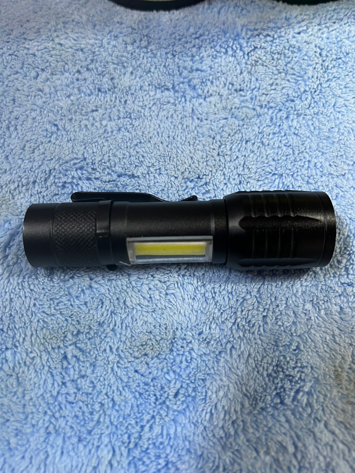 Linterna Mini Táctica LED Militar Recargable con Zoom USB