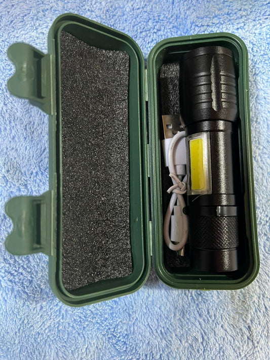 Linterna Mini Táctica LED Militar Recargable con Zoom USB